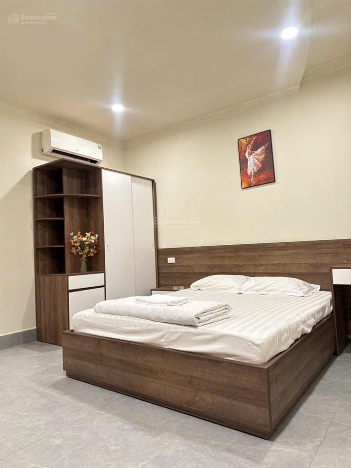 Cho thuê khách sạn kdc việt sing dt 300m2 gồm có 30 phòng giá thuê 120 triệu/tháng