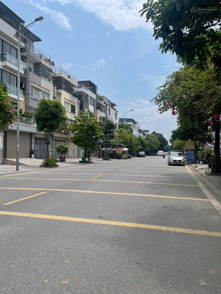 Hàng hiếm. chủ cần bán gấp. đường 24m kinh doanh văn phòng. 90m x 4t. nhà xây thô. 2 mặt đường