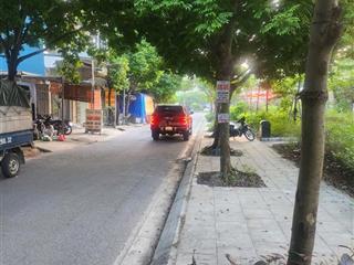 Cần bán gấp lô đất dịch vụ cổng đồng la khê. 50m2xmt 4,16m. sát chung cư chuẩn bị xây. chỉ 10,8 tỷ