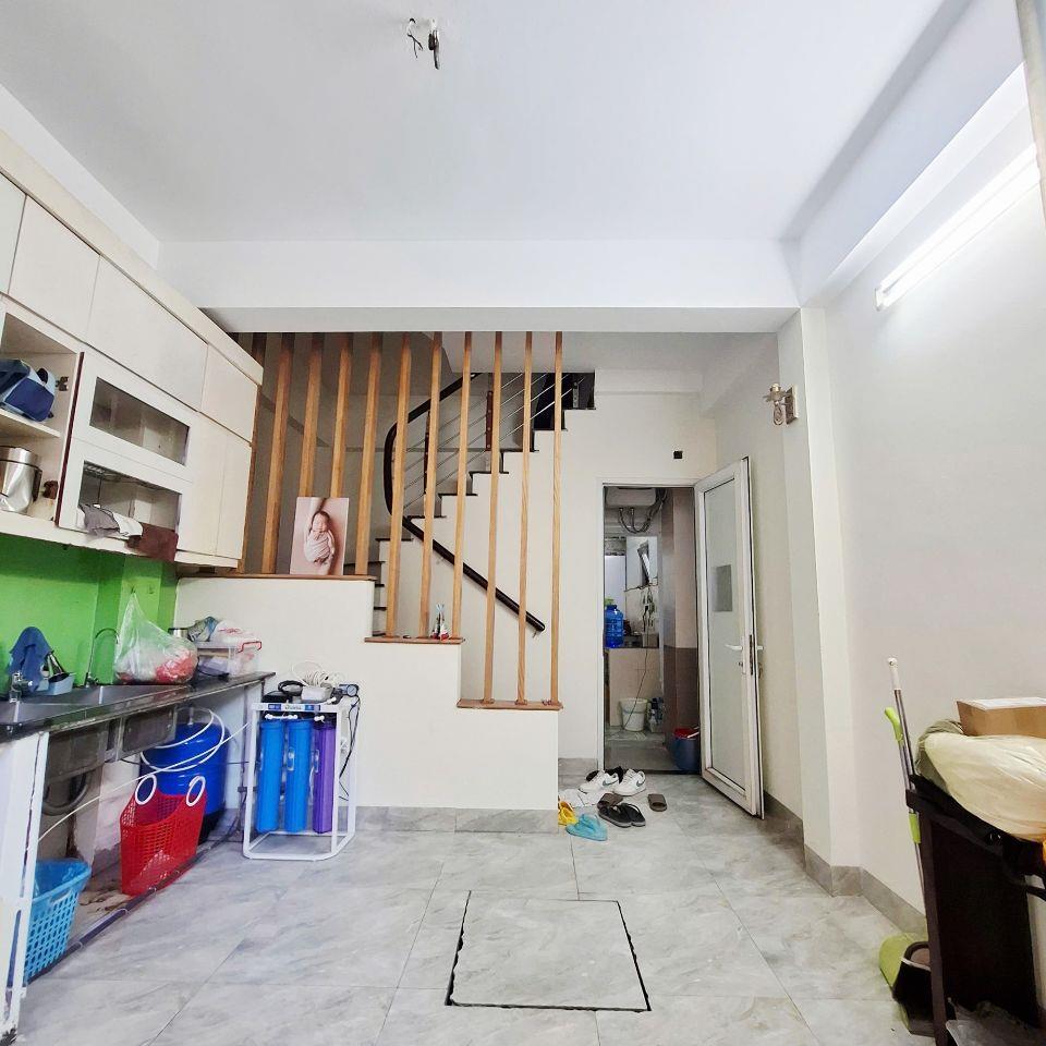 Bán nhà giáp nhất Thanh Xuân 30m2 x 4 tầng 3 ngủ mới 90% giá 7.6 tỷ