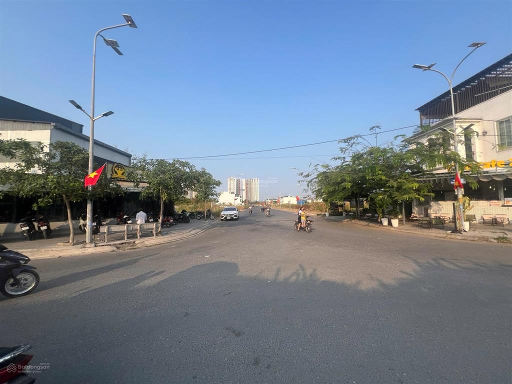 Bán đất biệt thự thái sơn phước kiển nhà bè. dt 10x25=250m2. giá 60tr/m2