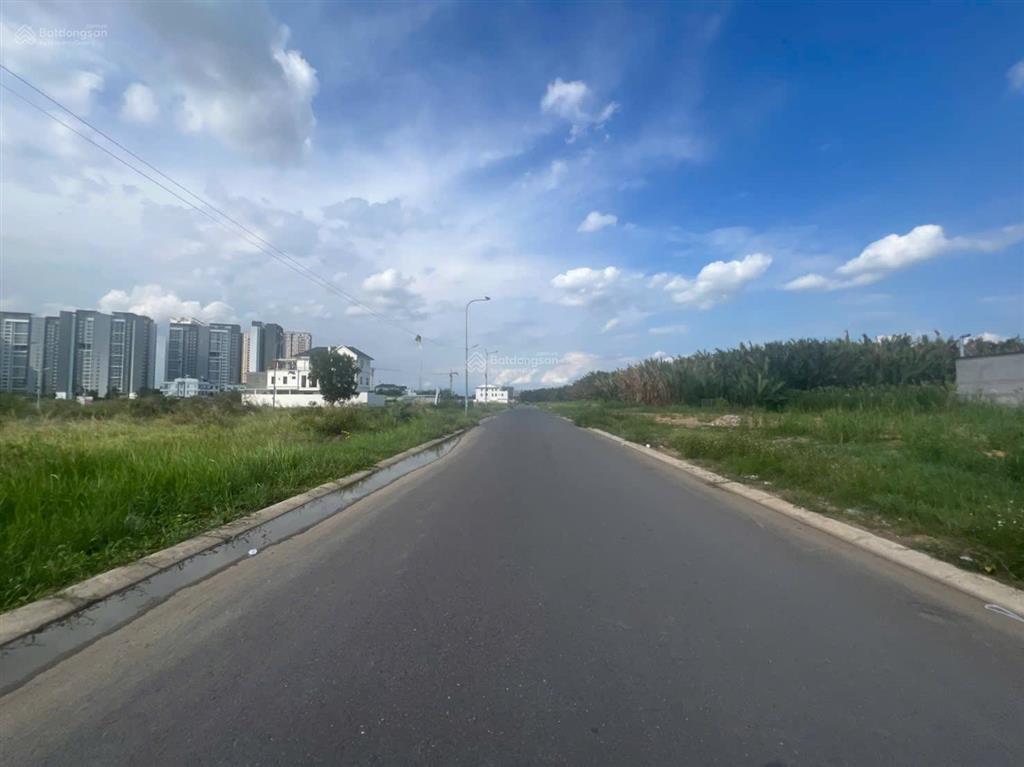 Bán đất biệt thự thái sơn phước kiển nhà bè. dt 10x25=250m2. giá 60tr/m2
