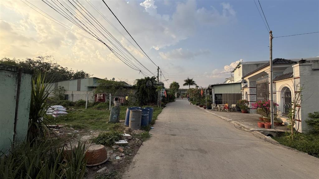Bán đất 12x50m vĩnh tân, thành phố tân uyên, 5 tỷ, 600m2 (thổ cư 100m2)