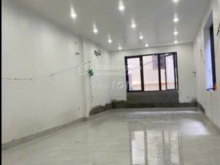 Chính chủ cho thuê nhà tại ngõ 255 nguyễn khang, yên hòa