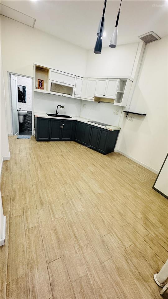 Bán nhà 4 phòng ngủ hẻm 576 đoàn văn bơ quận 4