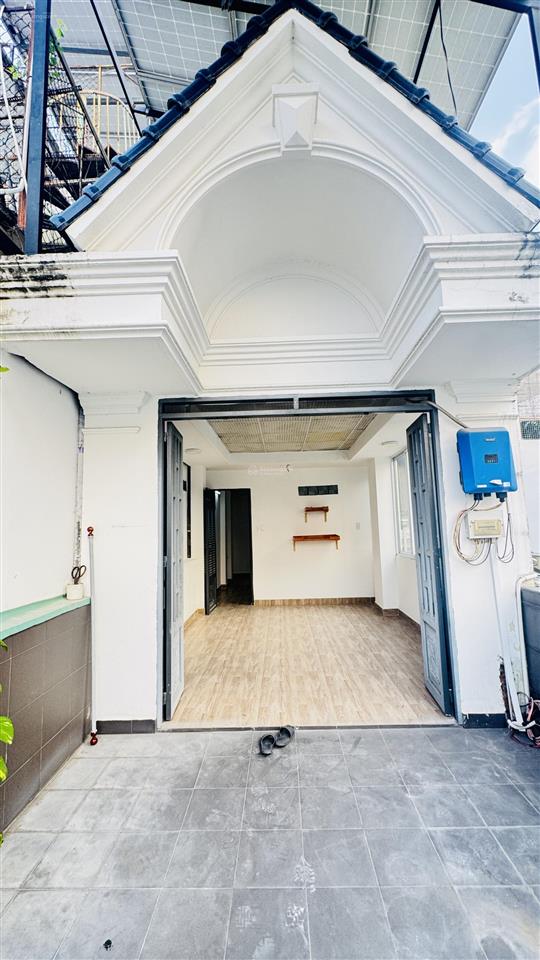 Bán nhà 4 phòng ngủ hẻm 576 đoàn văn bơ quận 4