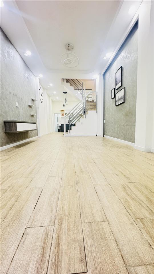 Bán nhà 4 phòng ngủ hẻm 576 đoàn văn bơ quận 4