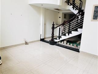 Bán nhà hẻm c13 tôn đản 5 phòng ngủ quận 4