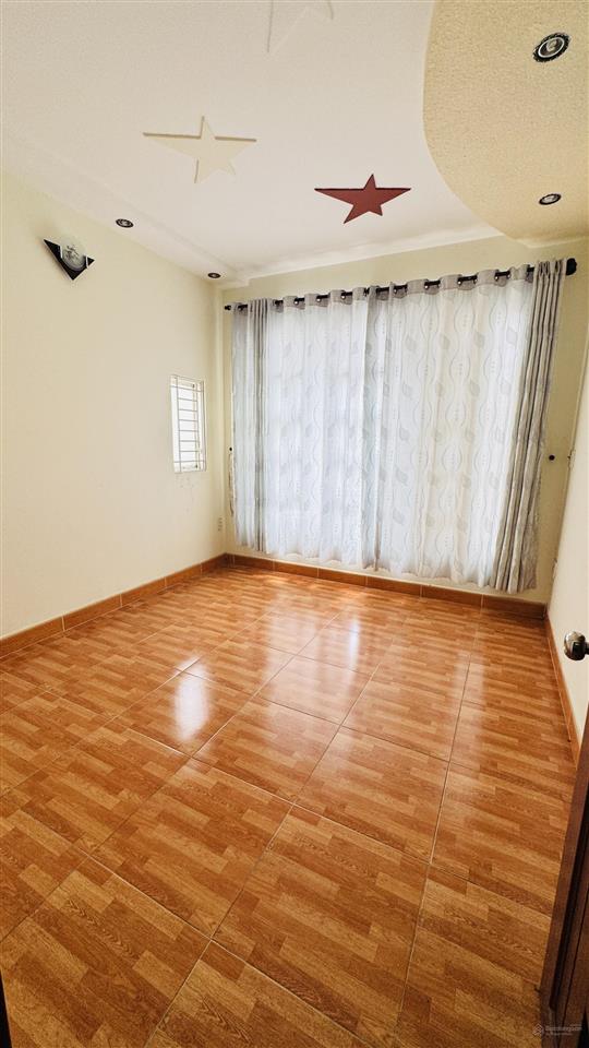 Bán nhà hẻm c13 tôn đản 5 phòng ngủ quận 4