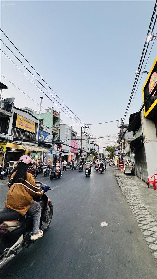 Bán nhà mặt tiền tôn đản 3 tầng tiện kinh doanh quận 4