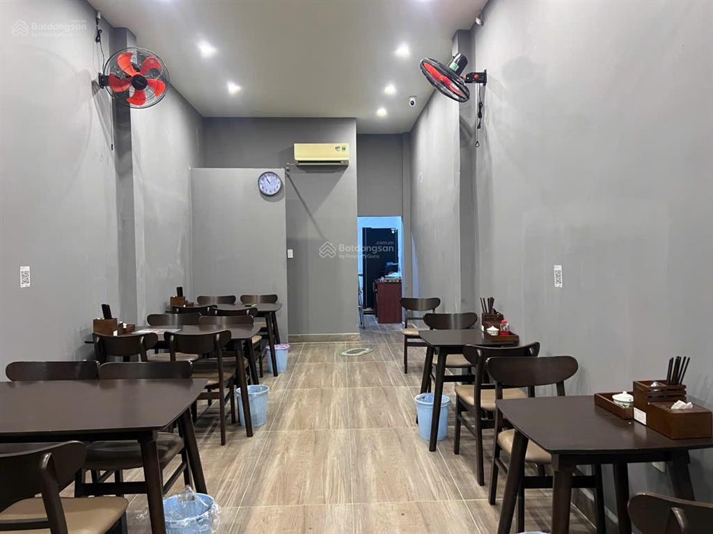 Bán nhà mặt tiền tôn đản 3 tầng đường lớn tiện kinh doanh