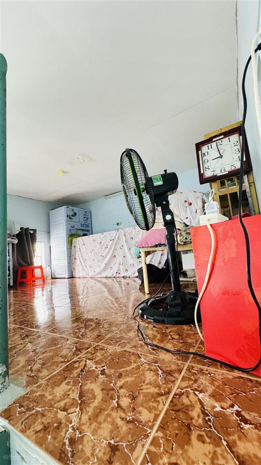 Nhà 2 phòng ngủ cách đường xe hơi 5m tiện gia đình ở