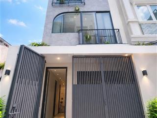 Nhà mới hẻm 360 bến vân đồn 4 phòng ngủ quận 4