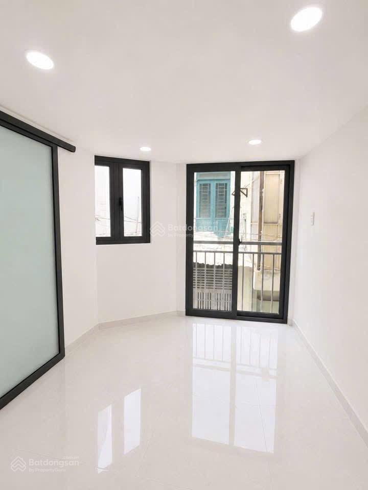 Nhà mới hẻm 368 tôn đản 2 phòng ngủ quận 4