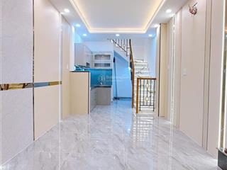 Nhà mới 2 phòng ngủ vào ở liền khu 20 thước quận 4