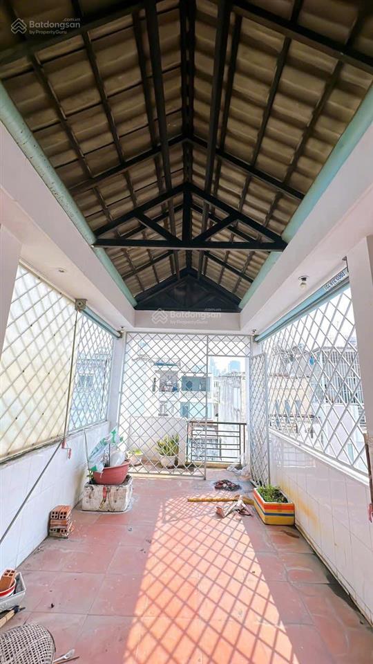 Bán nhà mặt tiền đường số 5 tầng 3 phòng ngủ đường 6m quận 4