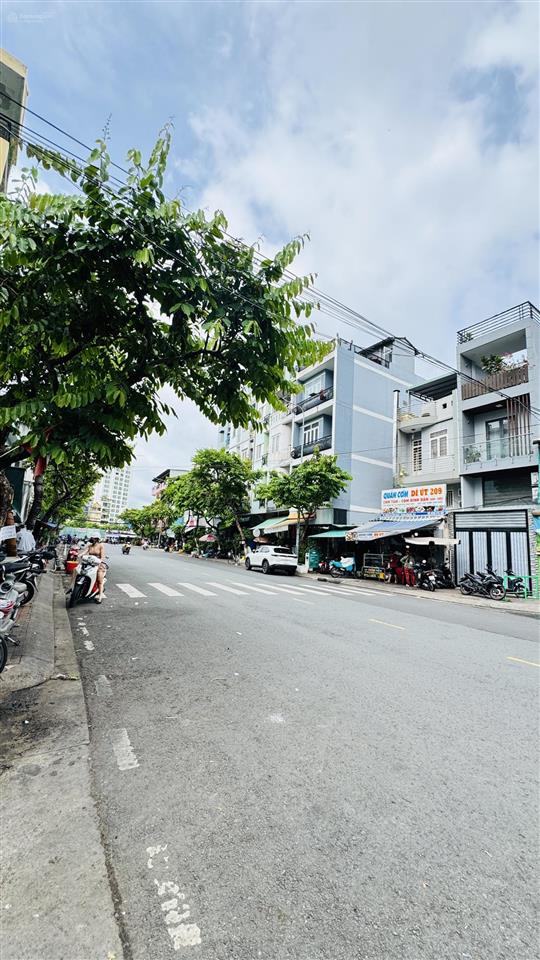 Nhà hẻm 209 3 phòng ngủ đường 12m quận 4