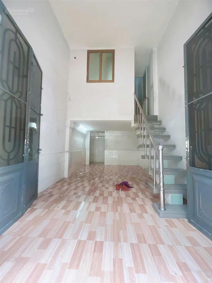 Bán nhà mặt tiền đường xe hơi 2 tầng quận 4
