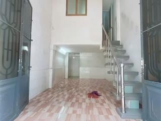 Bán nhà mặt tiền đường xe hơi 2 tầng quận 4