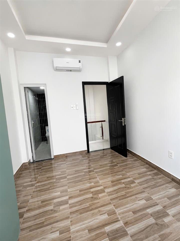 Cho thuê nhà 2 phòng ngủ đầy đủ nội thất quận 4