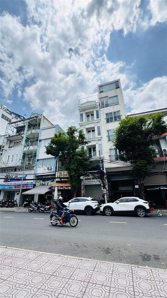 Bán nhà mặt tiền lê quốc hưng 5 tầng quận 4