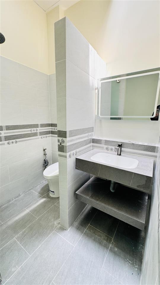 Bán nhà hẻm 266 tôn đản 3 phòng ngủ nhà mới quận 4