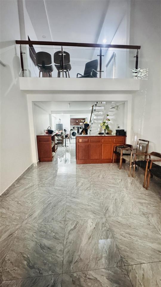 Bán nhà 2 tầng hẻm 171 tôn đản quận 4