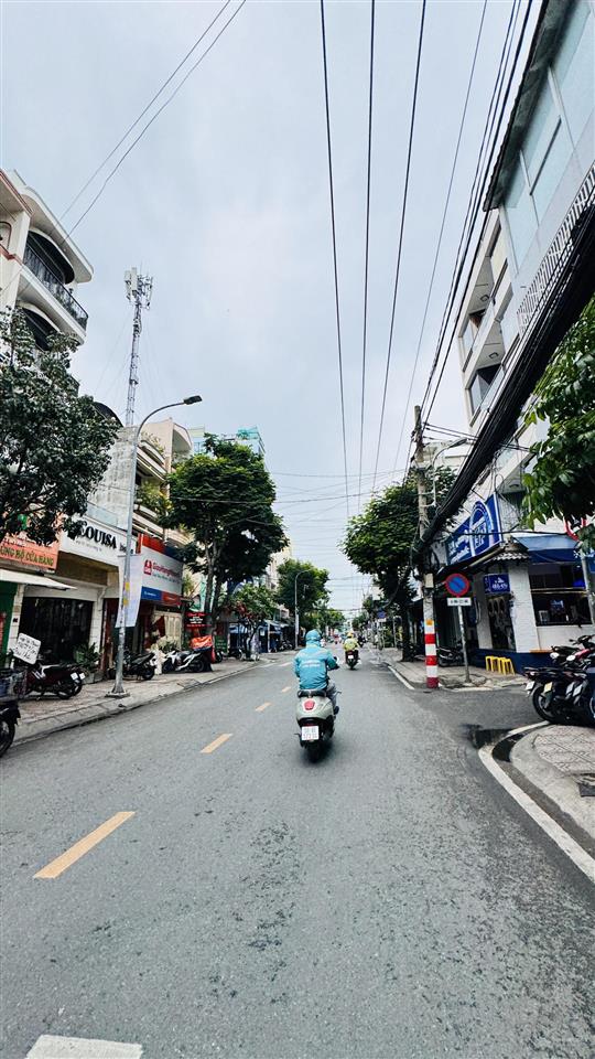 Cho thuê nhà mặt tiền vĩnh hội ngang 8m quận 4