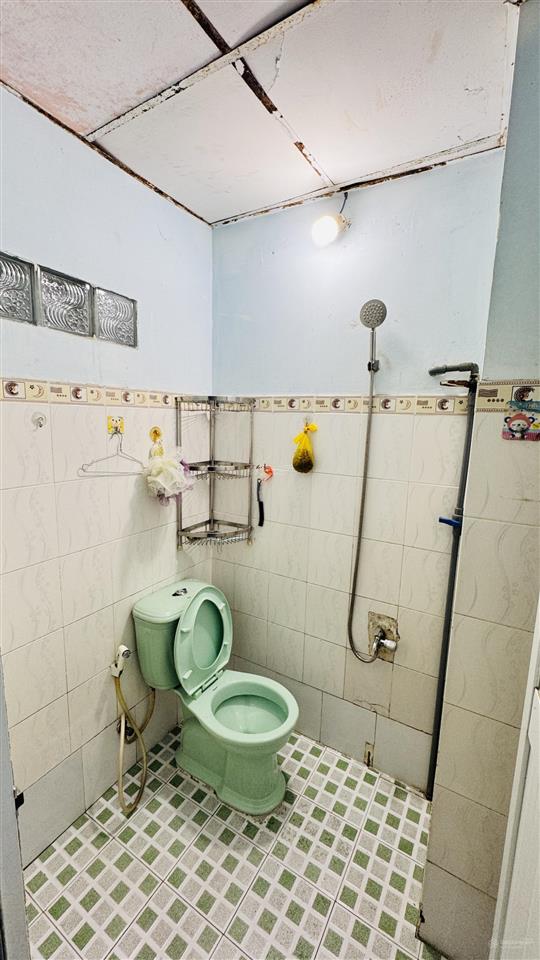 Bán nhà 2 phòng ngủ cách hẻm xe hơi 4m quận 4