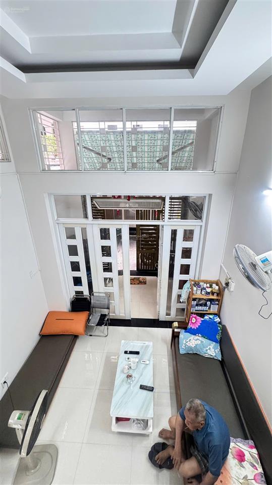 Bán nhà 4 phòng ngủ hẻm c13 tôn đản quận 4