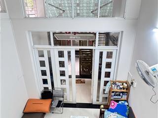 Bán nhà 4 phòng ngủ hẻm c13 tôn đản quận 4