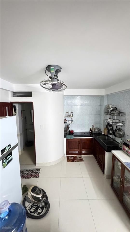 Bán nhà 4 phòng ngủ hẻm c13 tôn đản quận 4