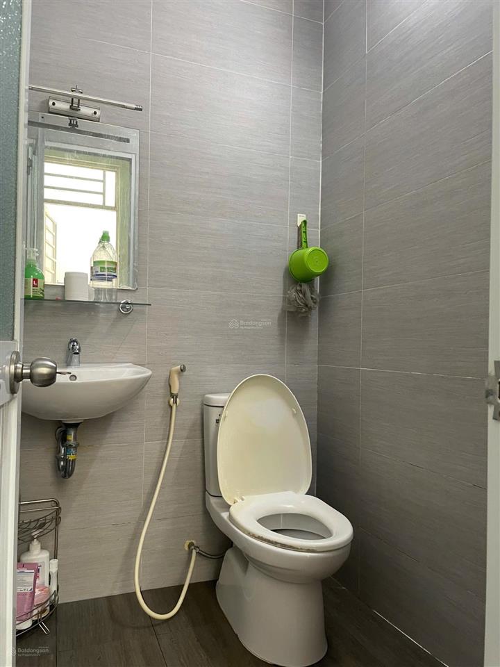 Bán nhà 68,5m2 hẻm 1/ tôn thất thuyết quận 4
