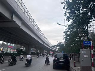Hot! hiếm có mảnh đất lô góc ô tô đỗ tránh ngay phạm văn đồng, phù hợp phân lô, xây ks, ccmn