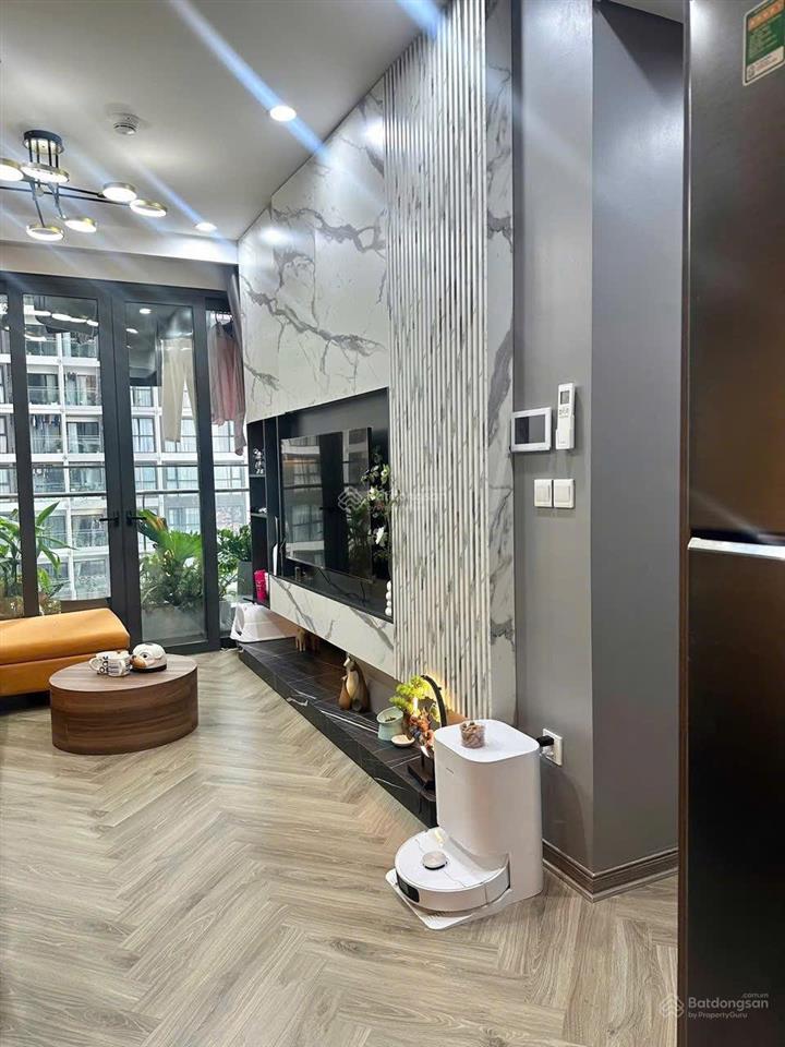 Cần tiền bán gấp căn hộ 2pn 2wc phân khu cao cấp masteri west heights giá chỉ 5.3 tỷ