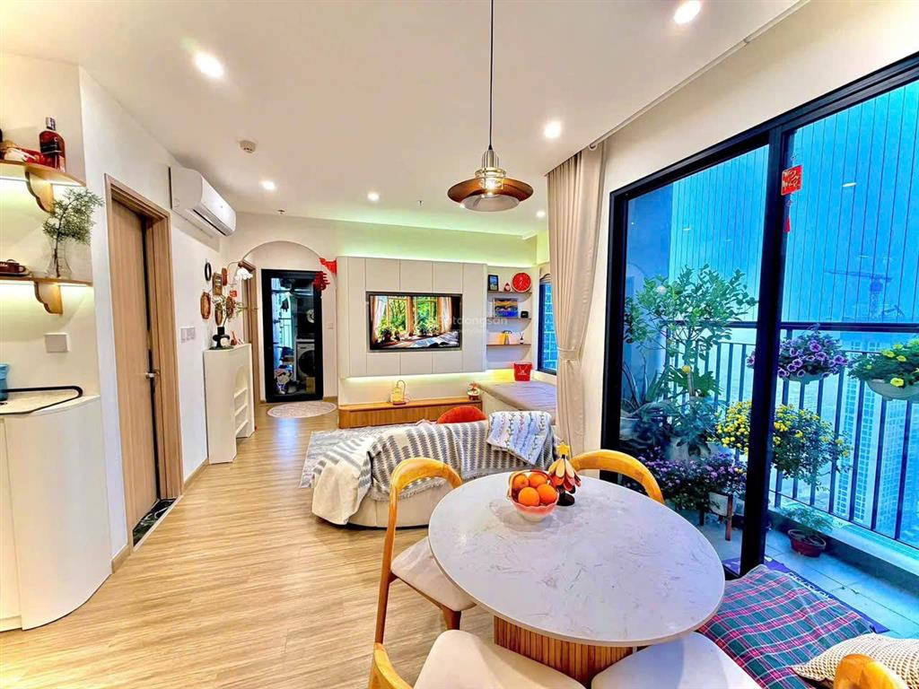 Chính chủ cần tiền bán gấp căn hộ 64m2 giá chỉ 4.3 tỷ.  0963 877 ***