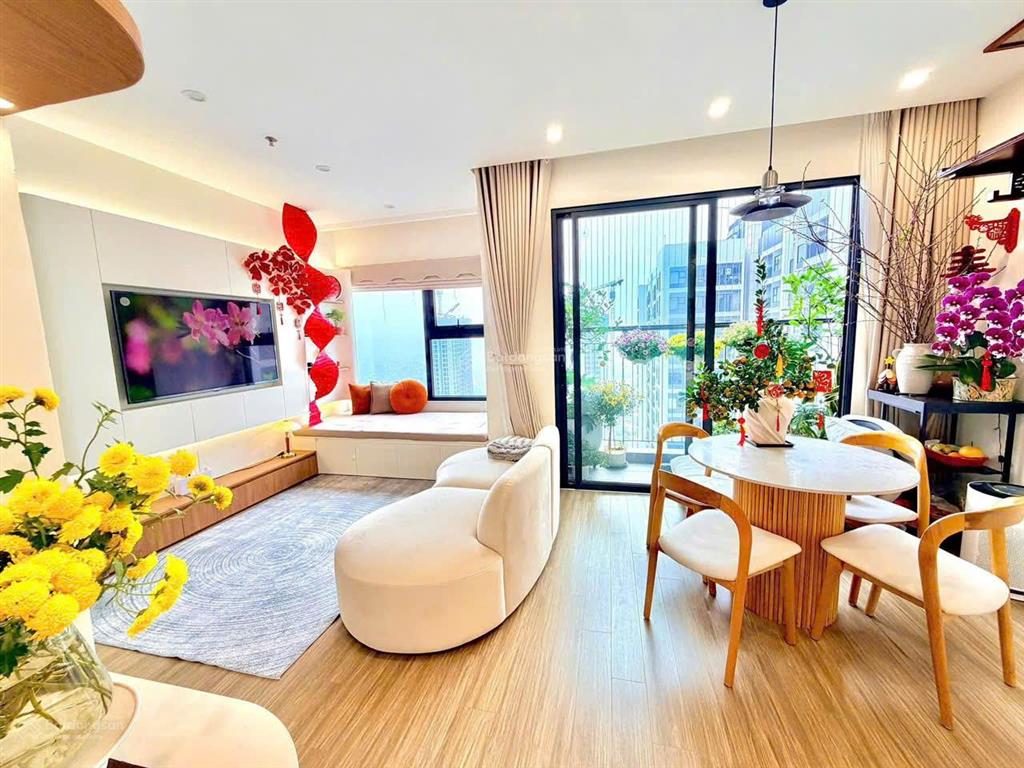 Chính chủ cần tiền bán gấp căn hộ 64m2 giá chỉ 4.3 tỷ.  0963 877 ***