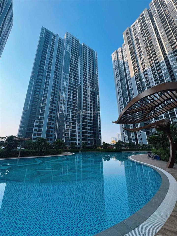 Chính chủ cần tiền bán gấp căn hộ 64m2 giá chỉ 4.3 tỷ.  0963 877 ***