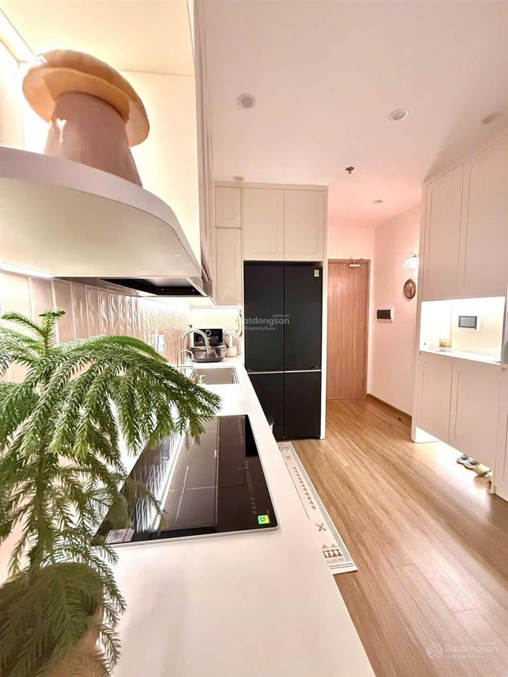 Chính chủ cần tiền bán gấp căn hộ 64m2 giá chỉ 4.3 tỷ.  0963 877 ***