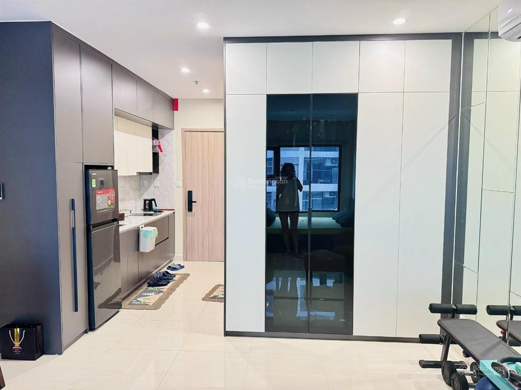 Chính chủ bán gấp studio 32m2 giá chỉ 2.6 tỷ vinhomes smart city tây mỗ.  0963 877 ***