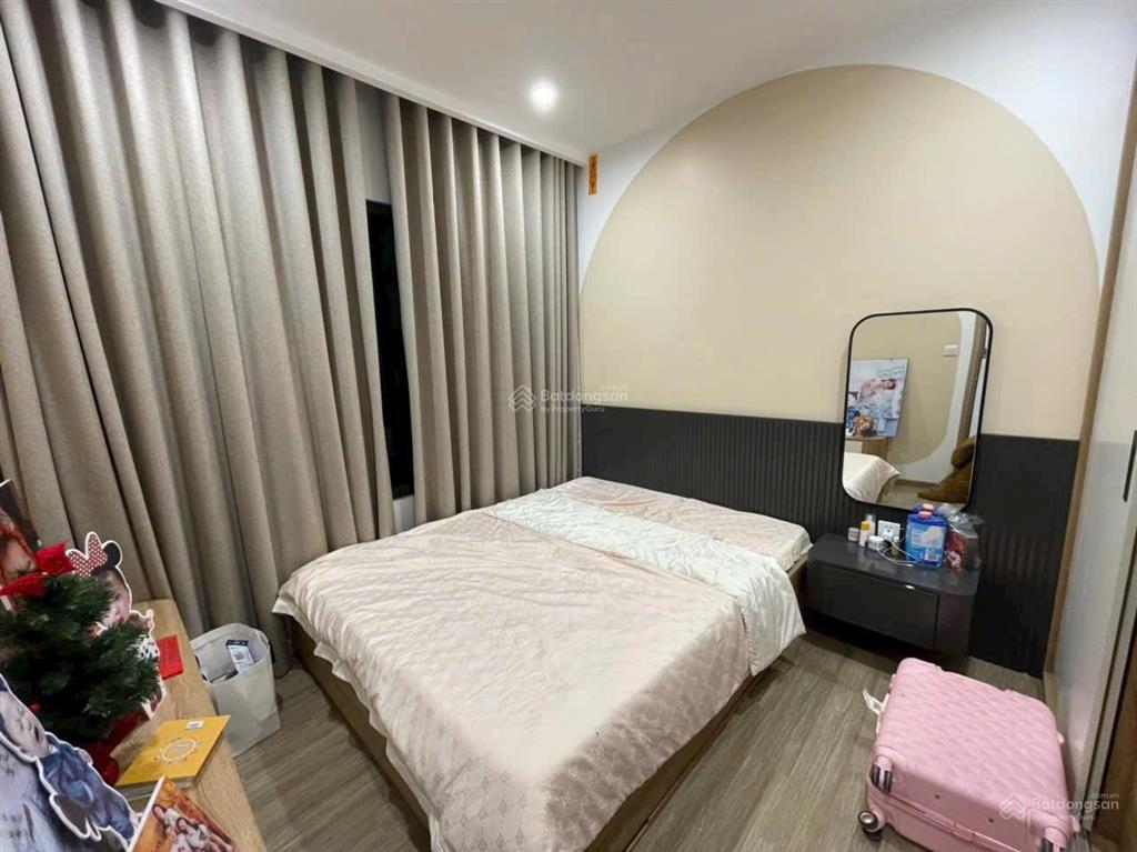 Cần tiền bán cắt lỗ căn 2pn + 64m2 giá 4,3 tỷ tại vinhomes smart city.  0963 877 ***