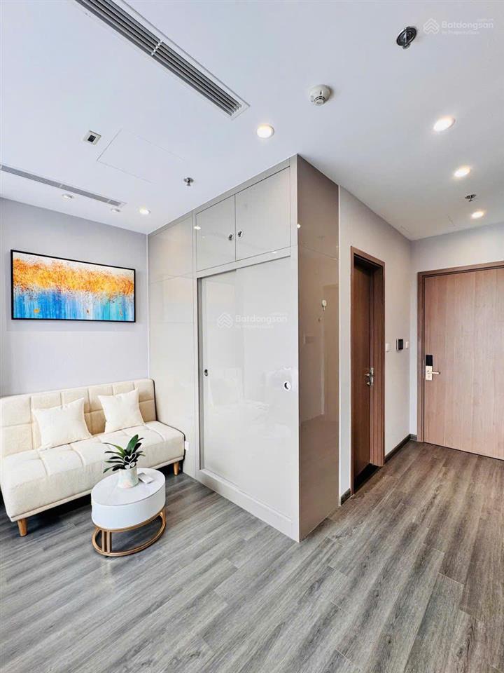 Cần bán gấp studio 26m2 2,3 tỷ toà cao cấp tonkin