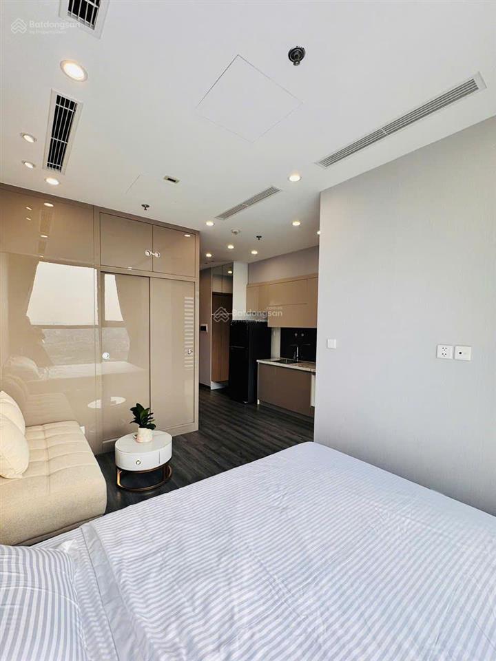 Cần bán gấp studio 26m2 2,3 tỷ toà cao cấp tonkin