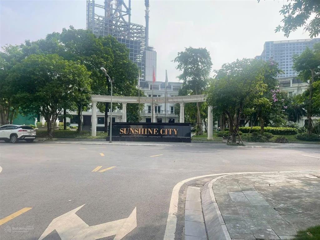 Biệt thự sunshine city lô góc 2 mặt tiền. đối diện tháp vietinbank. sẵn dòng tiền cho thuê !