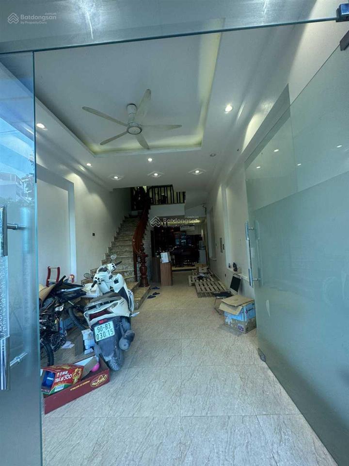 Cho thuê ngay nhà mới xây kiên cố 3,5 tầng 40m2  ngay 0985 511 ***