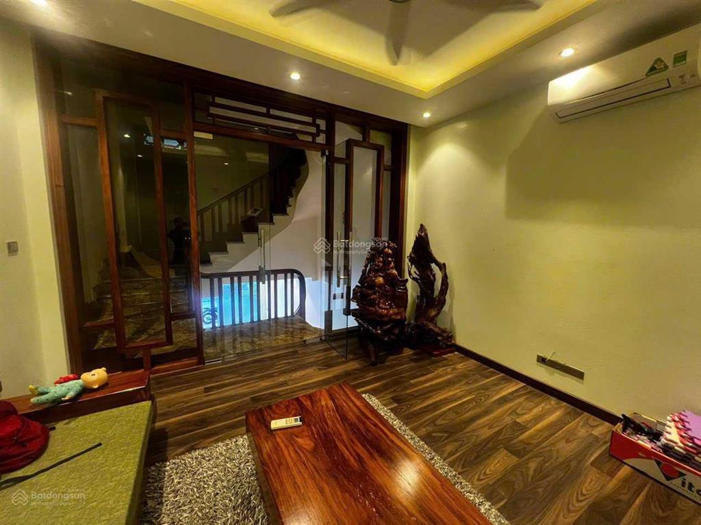 Cho thuê ngay nhà mới xây kiên cố 3,5 tầng 40m2  ngay 0985 511 ***