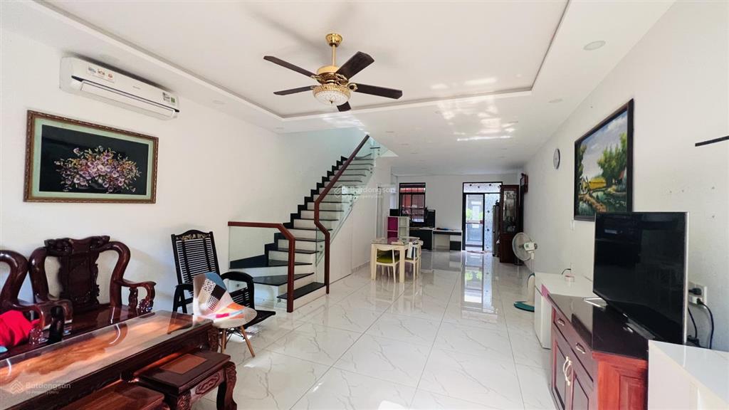 Bán nhanh nhà phố valora khu compound  mizuki park. giá 11,9 tỷ sẵn sổ hồng.  em xem nhà ngay!