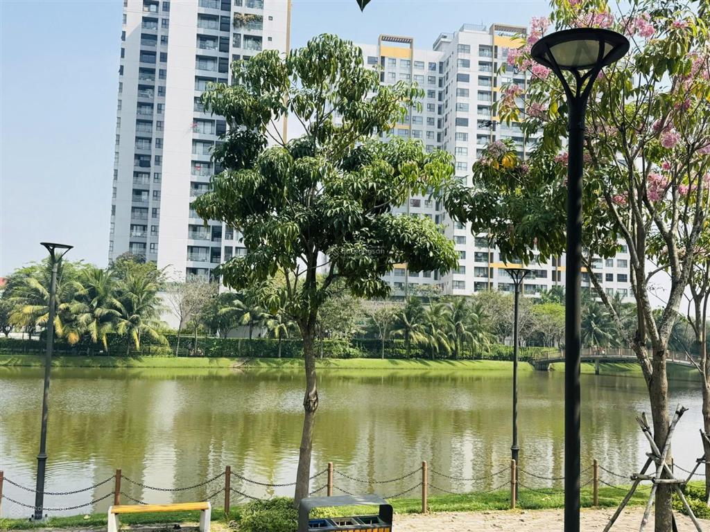 Bán nhanh căn hộ sân vườn full nội thất đẹp, giá chỉ 4,1 tỷ có sổ hồng.