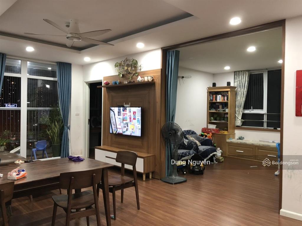 Bán ct2a hoàng cầu dt 60m2 2pn giá nhỉnh 5 tỷ 0383 906 ***