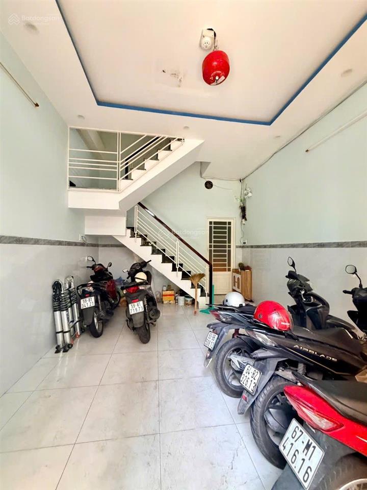 Nhà 4 tầng dương bá trạc đang cho thuê 20tr / tháng , sát mặt tiền